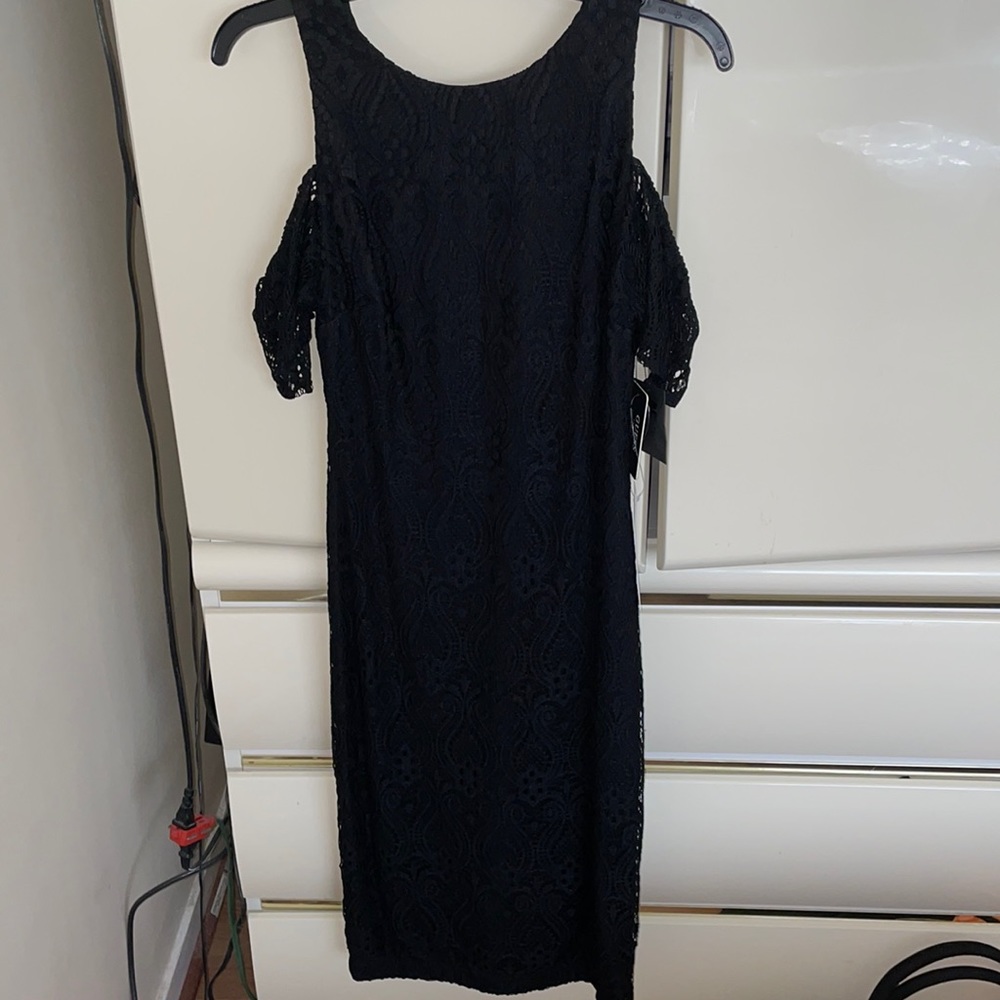 Cold shoulder lace guess black dress